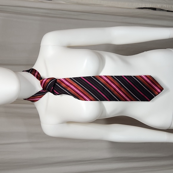 🕸Hugo Boss Diagonal Striped 100% Seta Soie Silk Tie - Picture 1 of 5